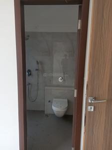 Bathroom Image of 955 Sq.ft 2 BHK Apartment / Flat for sale in Shreeji Platinum Park, Andheri West Mumbai for Rs. 32000000