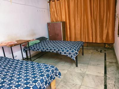 Bedroom Image of Anamika hostel for boys PG  in Gomti Nagar, Lucknow