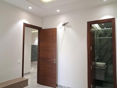 Bedroom Image of 1800 Sq.ft 3 BHK Builder Floor for sale in Paschim Vihar New Delhi for Rs. 36000000