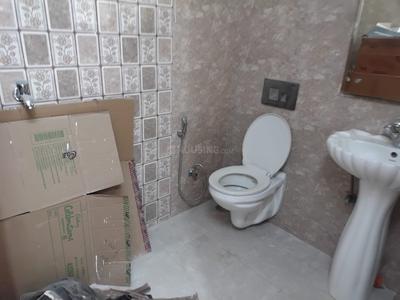 Bathroom Image of 1500 Sq.ft 2 BHK Builder Floor for rent in Safdarjung Development Area New Delhi for Rs. 70000