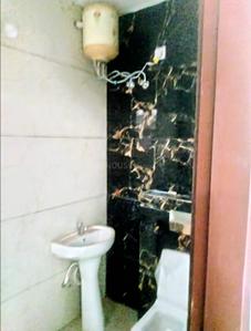 Bathroom Image of 900 Sq.ft 2 BHK Builder Floor for rent in Ubber Palm Meadows, Bhago Majra Mohali for Rs. 24000