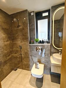 Bathroom Image of 1450 Sq.ft 3 BHK Apartment / Flat for sale in Godrej Horizon, Wadala Mumbai for Rs. 55500000