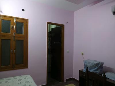 Bedroom Image of 1100 Sq.ft 3 BHK Builder Floor for sale in Hari Nagar New Delhi for Rs. 9000000