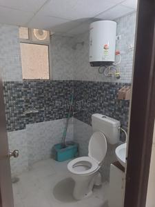 Bathroom Image of 800 Sq.ft 2 BHK Apartment / Flat for rent in Signature Global Andour Heights, Sector 71 Gurgaon for Rs. 25000