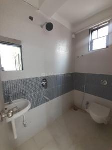 Bathroom Image of 1500 Sq.ft 3 BHK Apartment / Flat for rent in Laxminagar Nagpur for Rs. 30000