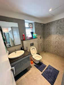 Bathroom Image of 2000 Sq.ft 3 BHK Independent House for rent in Thiruvanmiyur Chennai for Rs. 55000