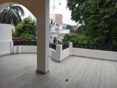 Balcony Image of 1600 Sq.ft 2 BHK Builder Floor for rent in Indira Nagar Lucknow for Rs. 20000