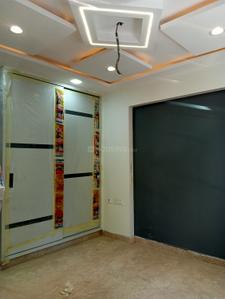 Bedroom Image of 950 Sq.ft 3 BHK Builder Floor for sale in Shalimar Bagh New Delhi for Rs. 19000000