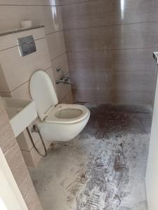 Bathroom Image of 1750 Sq.ft 3 BHK Apartment / Flat for sale in Renown, Shilaj Ahmedabad for Rs. 7400000