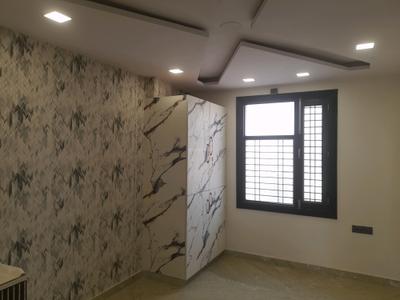Bedroom Image of 850 Sq.ft 3 BHK Builder Floor for sale in Shalimar Bagh New Delhi for Rs. 14000000