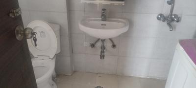Image of 1898 Sq.ft 3 BHK Apartment / Flat for rent in Kingswood Court, Crossings Republik, Ghaziabad for Rs. 30000