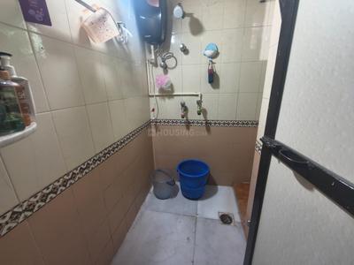 Bathroom Image of 800 Sq.ft 2 BHK Apartment / Flat for sale in Borivali West Mumbai for Rs. 14000000