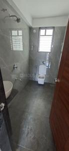 Bathroom Image of 1400 Sq.ft 3 BHK Apartment / Flat for rent in Vinayak Eastern River Residency Wing F, Pimple Gurav Pune for Rs. 36000