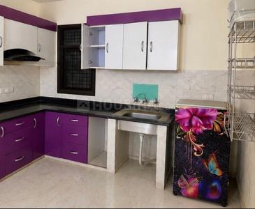Kitchen Image of 900 Sq.ft 3 BHK Builder Floor for rent in RWA Vipin Garden, Uttam Nagar New Delhi for Rs. 20000