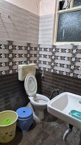 Bathroom Image of 650 Sq.ft 2 BHK Apartment / Flat for rent in Govindpuri Gwalior for Rs. 5000