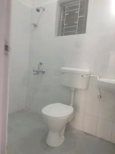 Common Bathroom Image of 901 Sq.ft 3 BHK Apartment / Flat for sale in Shapoorji Pallonji Shukhobrishti Spandan Phase 9 , New Town Kolkata for Rs. 6200000