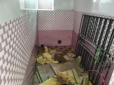 Bathroom Image of 750 Sq.ft 2 BHK Apartment / Flat for sale in Keshtopur Kolkata for Rs. 3500000