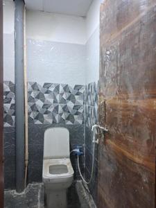 Common Bathroom Image of 1050 Sq.ft 2 BHK Apartment / Flat for sale in Sector 49 Noida for Rs. 4200006