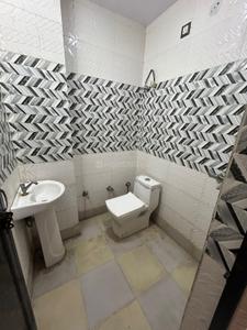 Bathroom Image of 550 Sq.ft 2 BHK Builder Floor for rent in Uttam Nagar New Delhi for Rs. 12000