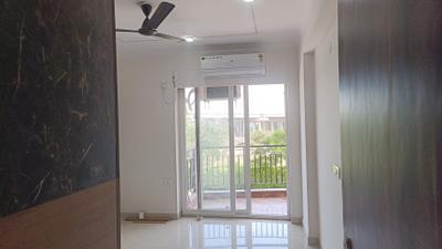 Bedroom Image of 2120 Sq.ft 3 BHK Apartment / Flat for rent in Cosmos Express 99, Sector 99 Gurgaon for Rs. 45000