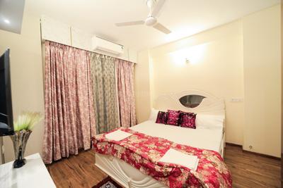 Bedroom Image of 1700 Sq.ft 3 BHK Apartment / Flat for rent in Shalimar Oneworld Vista, Gomti Nagar Lucknow for Rs. 50000