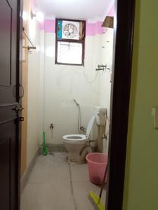 Bathroom Image of 700 Sq.ft 2 BHK Independent House for rent in Dwarka Mor New Delhi for Rs. 11500