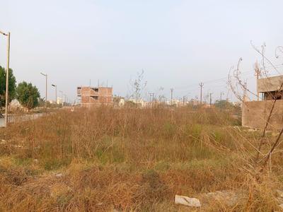 Image of 150 Sq.ft Residential Plot / Land for sale in 32nd Parkview Gaur Yamuna City, Yeida, Greater Noida for Rs. 14700000