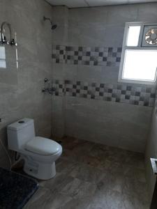 Bathroom Image of 2400 Sq.ft 4 BHK Apartment / Flat for rent in Apex Buildcon The Florus, Vasundhara Ghaziabad for Rs. 60000