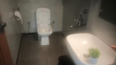Bathroom Image of 550 Sq.ft 1 BHK Builder Floor for rent in Koramangala Bengaluru for Rs. 50000