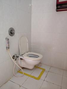 Common Bathroom One Image of 1200 Sq.ft 2 BHK Apartment / Flat for sale in Kharghar Navi Mumbai for Rs. 14500000