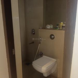 Bathroom Image of 1200 Sq.ft 3 BHK Apartment / Flat for rent in RNA Continental, Chembur Mumbai for Rs. 127000