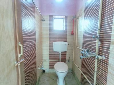 Bathroom Image of 950 Sq.ft 2 BHK Builder Floor for rent in Patuli Kolkata for Rs. 18000