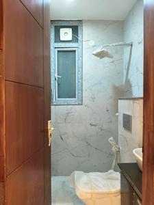 Common Bathroom Image of 1650 Sq.ft 3 BHK Builder Floor for sale in Sector 45 Gurgaon for Rs. 26000000