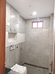 Common Bathroom Image of 1350 Sq.ft 4 BHK Builder Floor for sale in Chandra Park New Delhi for Rs. 13000000