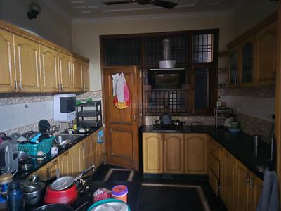 Kitchen Image of 2600 Sq.ft 5 BHK Duplex for rent in Sector 49 Noida for Rs. 60000