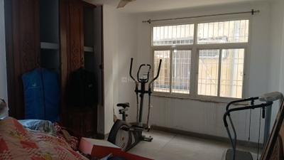 Bedroom Image of 1100 Sq.ft 2 BHK Builder Floor for rent in Rajouri Garden New Delhi for Rs. 35000