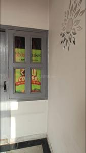 Bedroom Image of 630 Sq.ft 2 BHK Builder Floor for rent in Sant Nirankari Colony RWA, Mukherjee Nagar New Delhi for Rs. 20000
