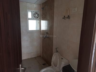 Bathroom Image of 2400 Sq.ft 4 BHK Apartment / Flat for rent in Apex Buildcon The Florus, Vasundhara Ghaziabad for Rs. 60000