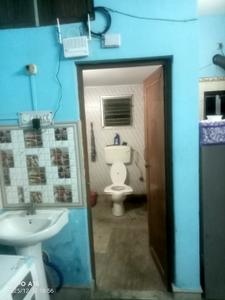 Bathroom Image of 745 Sq.ft 2 BHK Independent House for rent in Behala Chowrasta Kolkata for Rs. 14000