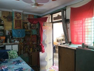 Living Room Image of 432 Sq.ft 1 BHK Builder Floor for sale in New Ashok Nagar New Delhi for Rs. 1200000