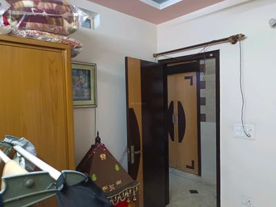 Bedroom Image of 1000 Sq.ft 3 BHK Builder Floor for sale in Janakpuri New Delhi for Rs. 14500000
