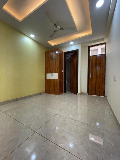 Block C, Sector 72 Main Image 1