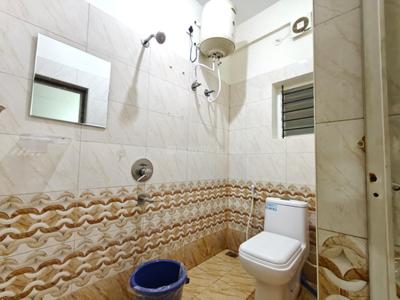 Bathroom Image of 950 Sq.ft 2 BHK Builder Floor for rent in Harlur Bengaluru for Rs. 26000