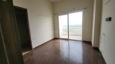 Bedroom Image of 1955 Sq.ft 3 BHK Apartment / Flat for rent in Sunworld Arista, Sector 168 Noida for Rs. 38000