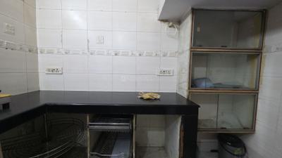Kitchen Image of 400 Sq.ft 1 BHK Apartment / Flat for rent in Pitampura New Delhi for Rs. 17000