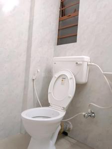 Bathroom Image of 950 Sq.ft 2 BHK Apartment / Flat for sale in Patuli Kolkata for Rs. 5500000