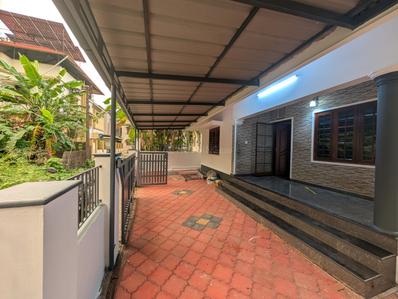 Image of 1850 Sq.ft 4 BHK Independent House for rent in Eroor, Kochi for Rs. 32000
