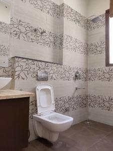 Bathroom Image of 3140 Sq.ft 4 BHK Builder Floor for rent in Sector 41 Gurgaon for Rs. 88888