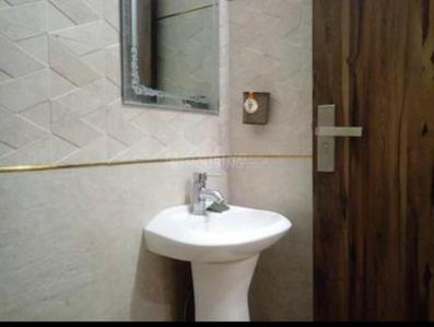 Bathroom Image of 1000 Sq.ft 3 BHK Builder Floor for rent in Hari Nagar New Delhi for Rs. 35000