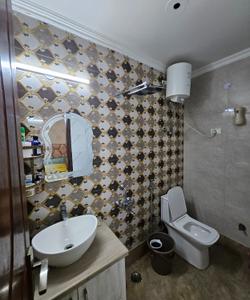 Bathroom Image of 1350 Sq.ft 3 BHK Apartment / Flat for sale in Freedom Fighters Enclave New Delhi for Rs. 12500000